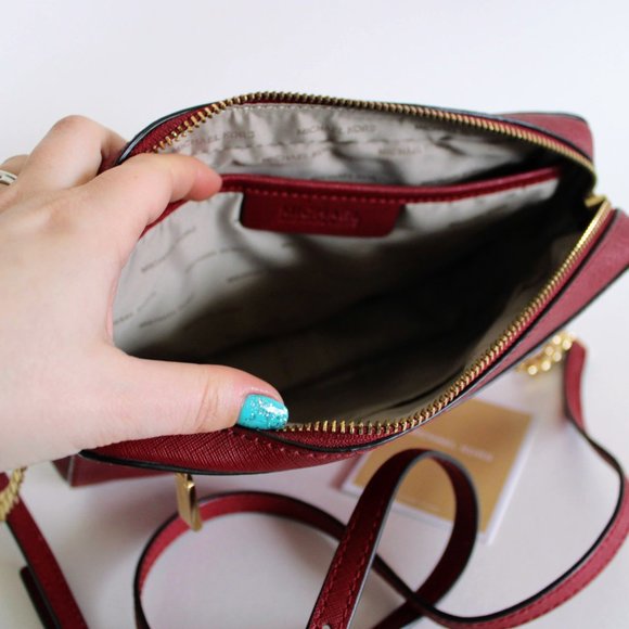 Michael Kors Red Jet Set Large Saffiano Leather Crossbody Bag - Picture 3 of 10